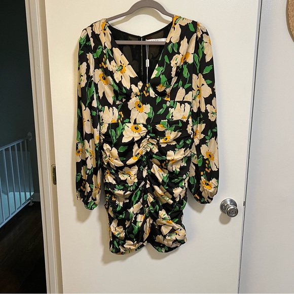 ASTR Black and Yellow Floral Ruched Mini Dress (NWT) - Picture 4 of 11
